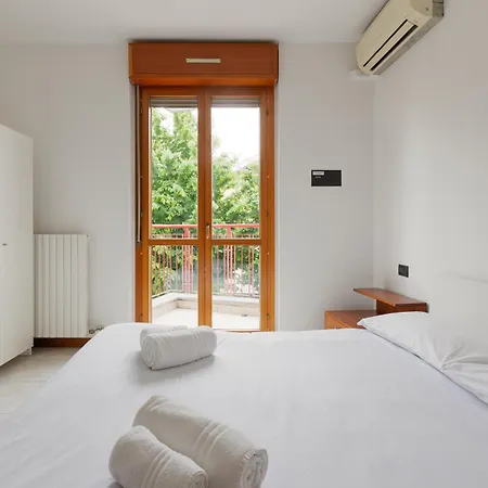 Apartman Rogoredo Balcony X6 *